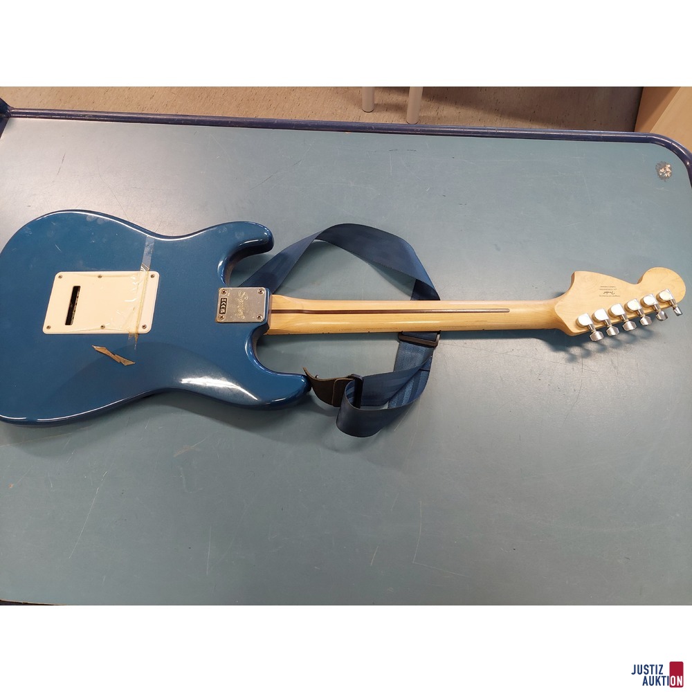 E-Gitarre der Marke Squier Stratocaster by Fender