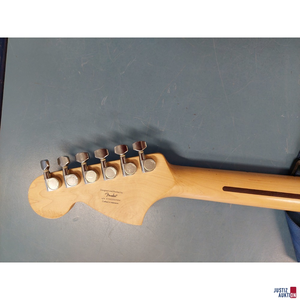 E-Gitarre der Marke Squier Stratocaster by Fender