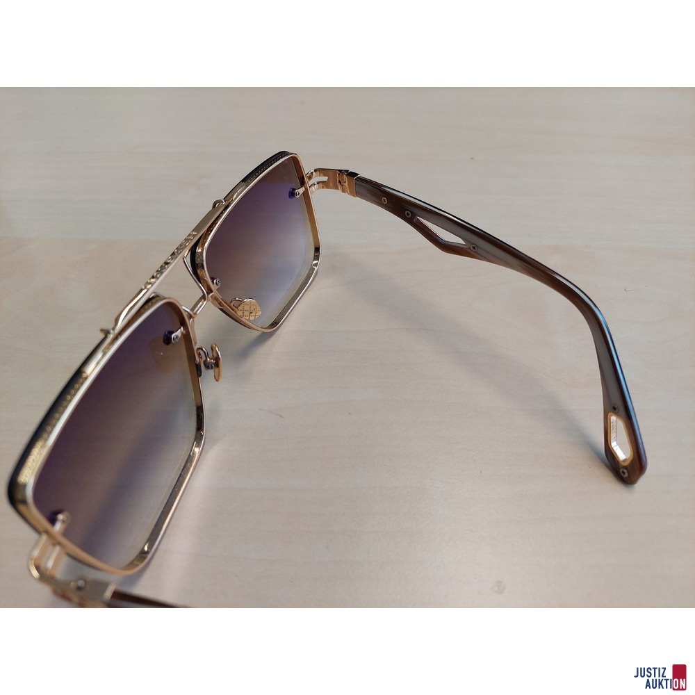 Sonnenbrille der Marke Maybach - Modell&colon; &quot&semi;The King II&quot&semi;