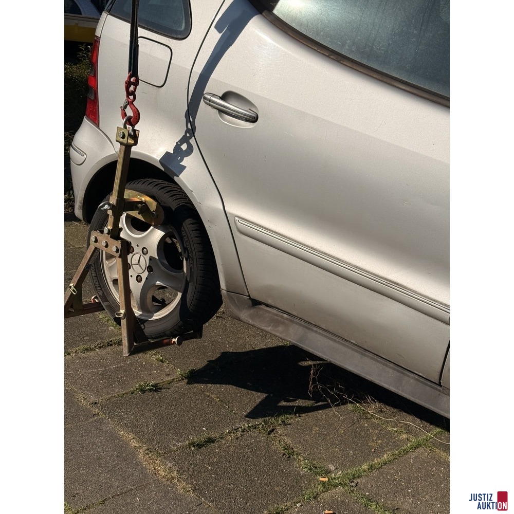 Fahrzeug seitlich hinten