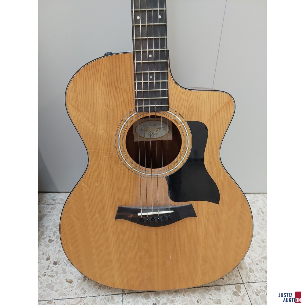 Akustikgitarre der Marke Taylor Guitars
