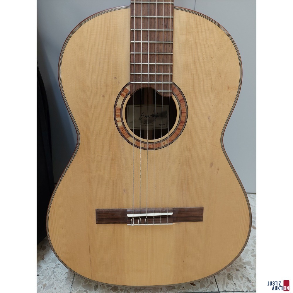 Akustikgitarre der Marke Armin Hanika 50 PF inkl&period; Gitarrentasche der Marke GEWA