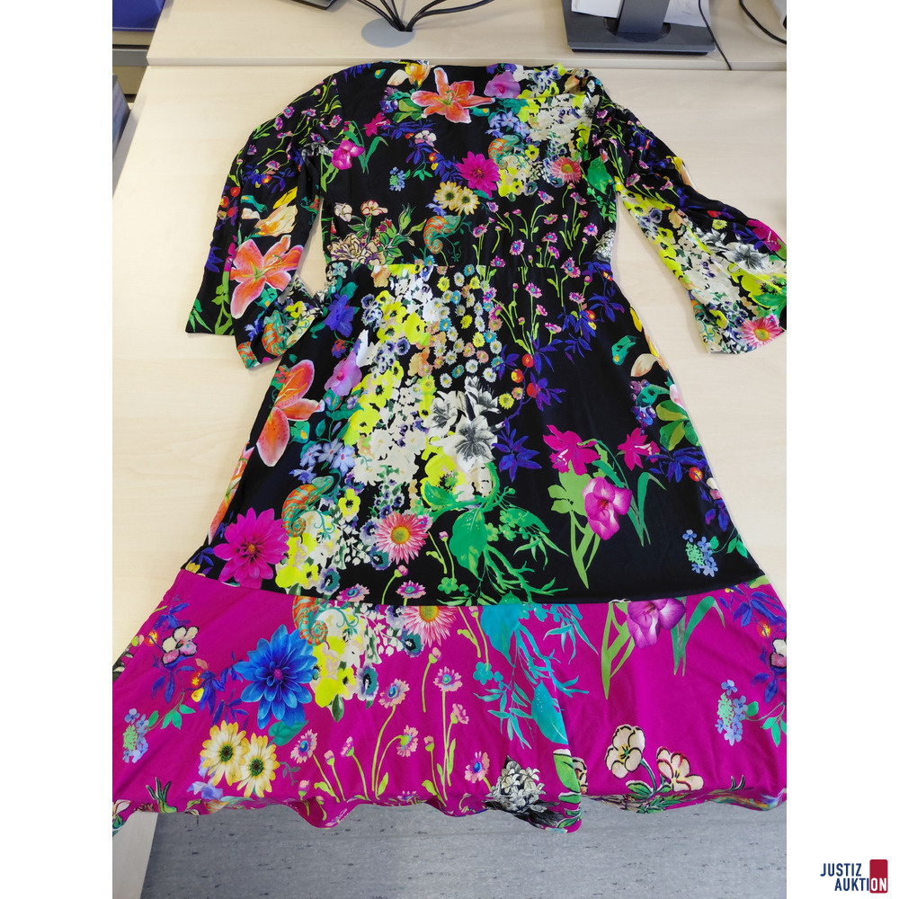 Jersey Kleid Etro Gr&ouml;&szlig;e 38&comma; Farbe Schwarz bunte Bl&uuml;ten&comma; neuwertig