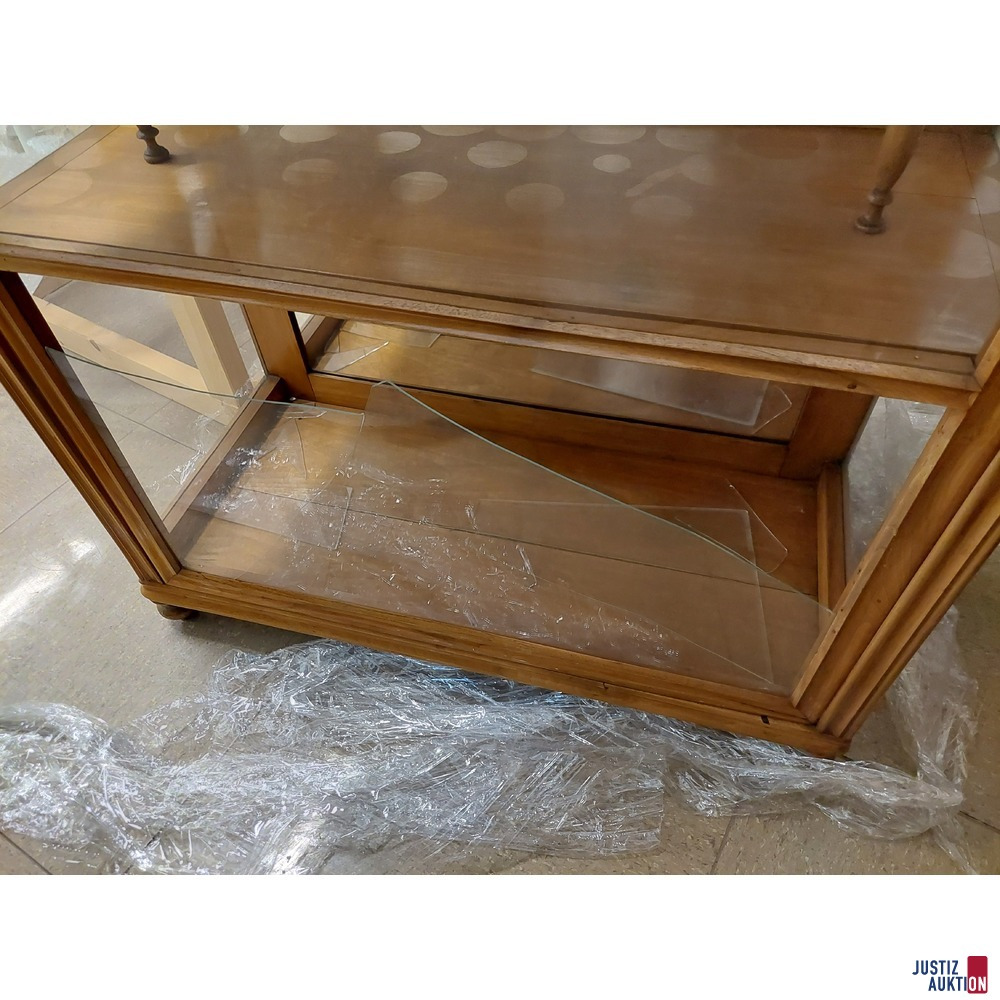 Vitrine aus Nussholz furniert&comma; 1880er&comma;&nbsp;Gr&ouml;&szlig;e&colon; 150x93x43 cm