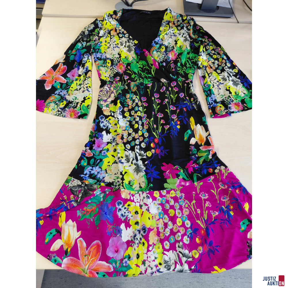 Jersey Kleid Etro Gr&ouml;&szlig;e 38&comma; Farbe Schwarz bunte Bl&uuml;ten&comma; neuwertig