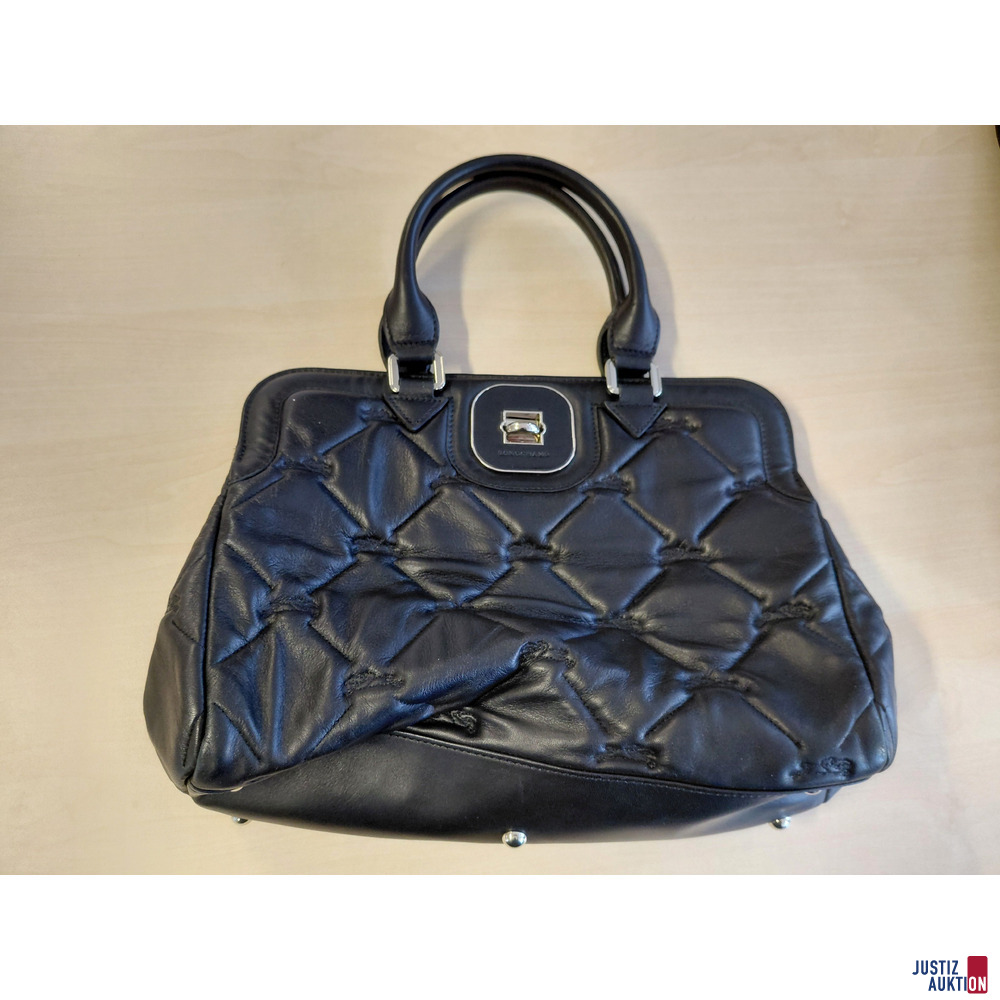 Longchamp L&eacute;gende Farbe Schwarz&comma; gestepptes Leder&comma; gebraucht