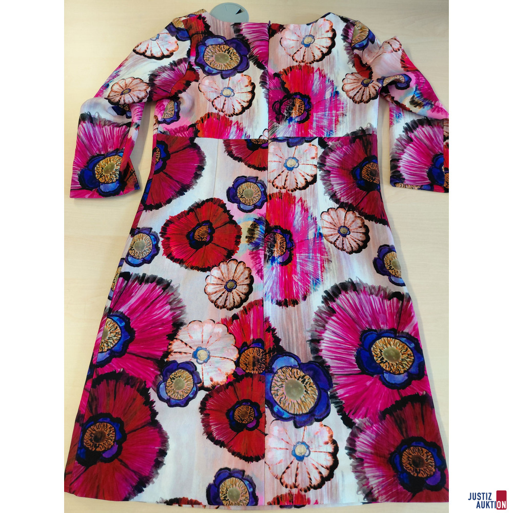 Piu &amp&semi; Piu Kleid Gr&ouml;&szlig;e 38&comma; A-Linie&comma; Blumenmuster&comma; neuwertig