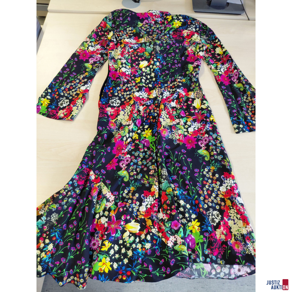 Kleid Etro&comma; A-Linie&comma; Farbe Schwarz bunte Bl&uuml;ten&comma; Gr&ouml;&szlig;e 38&comma; neuwertig