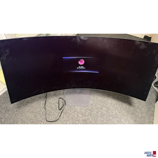 Monitor am Strom