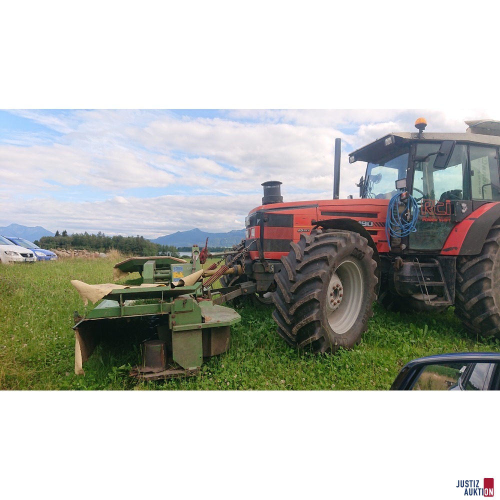 Schlepper vor ca. 1 Jahr, Mähwerk wird nicht versteigert