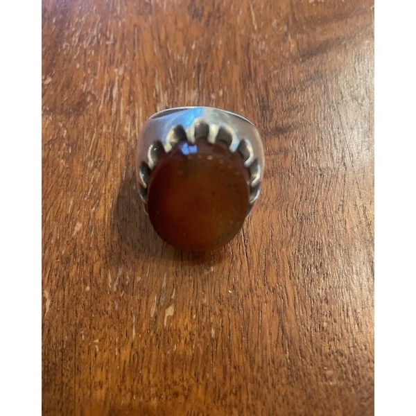 Ring am Tisch