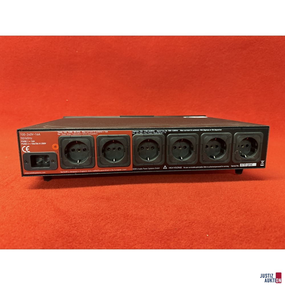 mit Steckdosenleiste