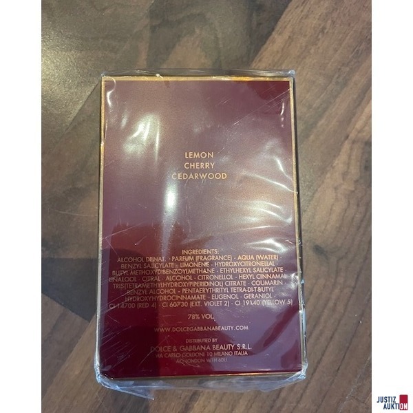 Dolce &amp&semi; Gabbana