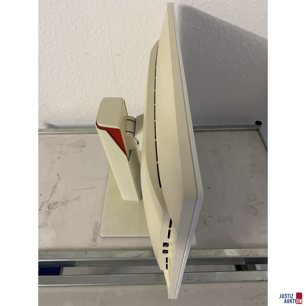 Monitor von oben - vergilbt
