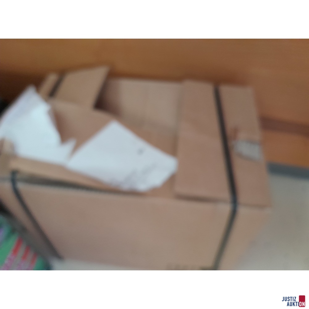 Autobatterie im Karton