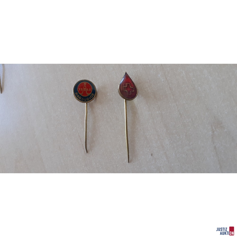 2 Pins