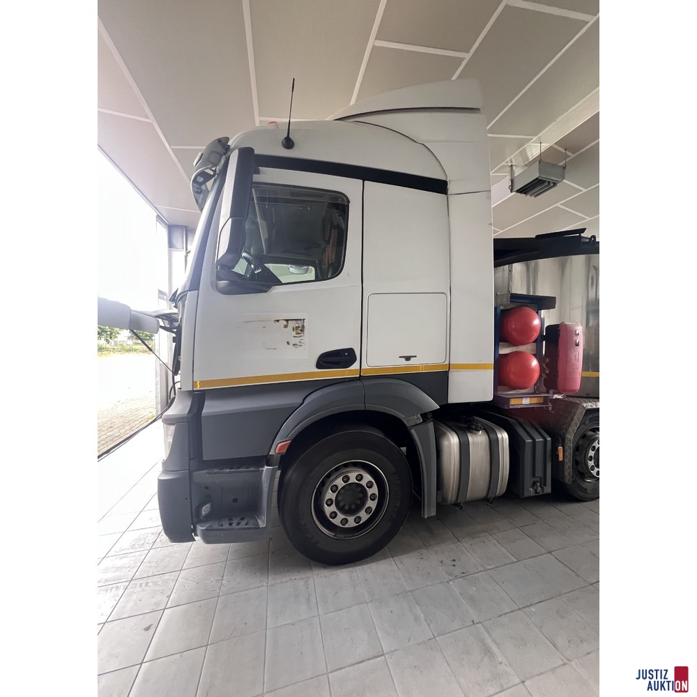 seitl. Ansicht LKW