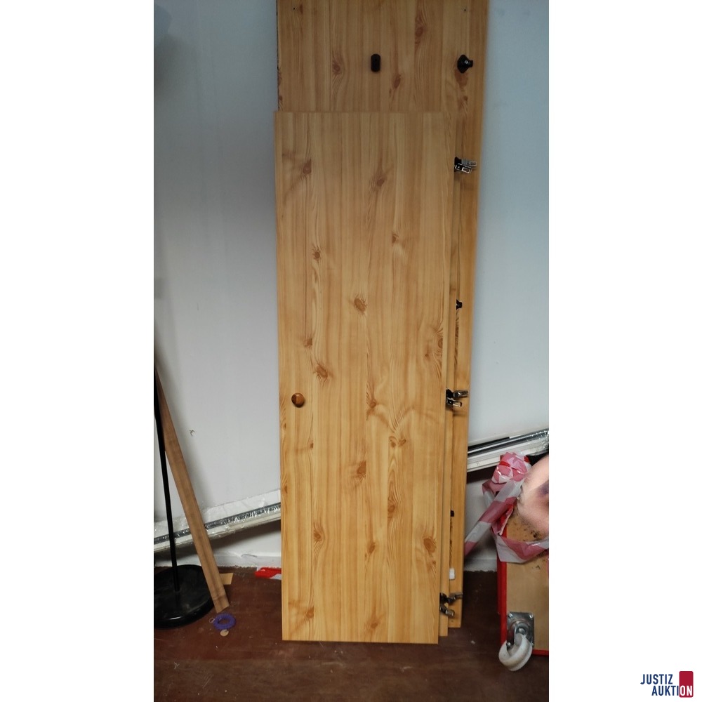 Kleiderschrank (Tür)