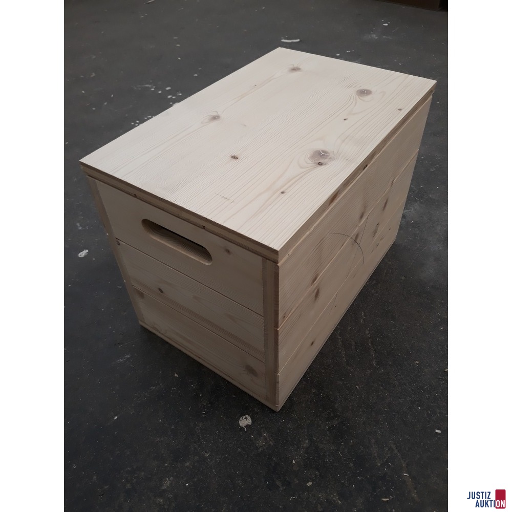 Holzkisten mit Deckel geschlossen