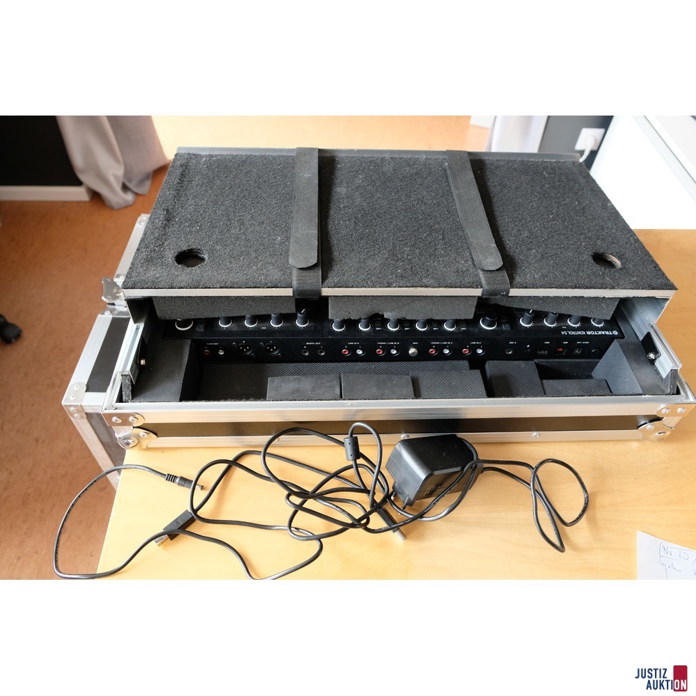 Controler teilweise von hinten