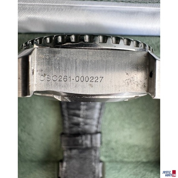 Seitenansicht mit Seriennummer