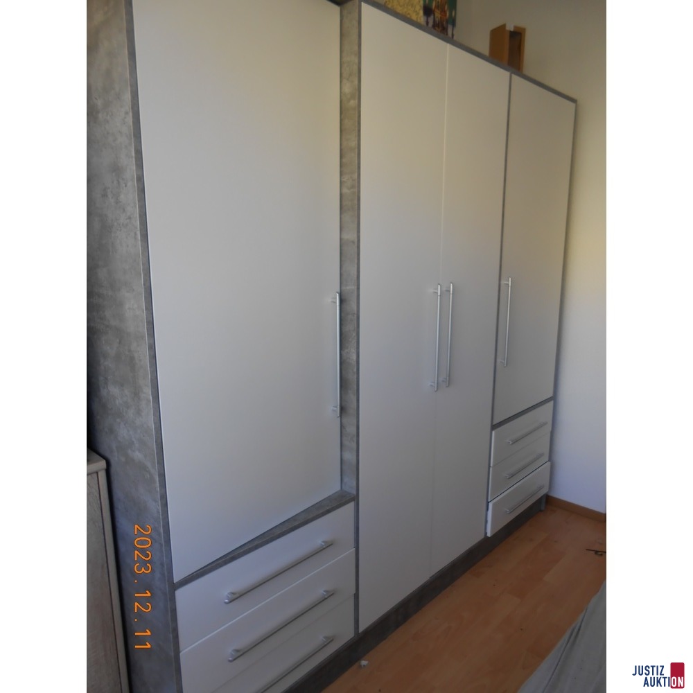 Schlafzimmerschrank