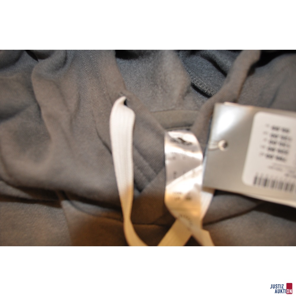 Pullover grau Etikett
