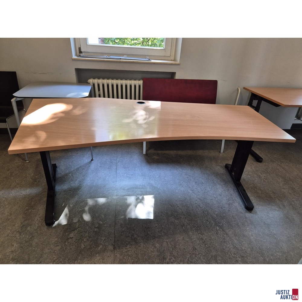 Schreibtisch