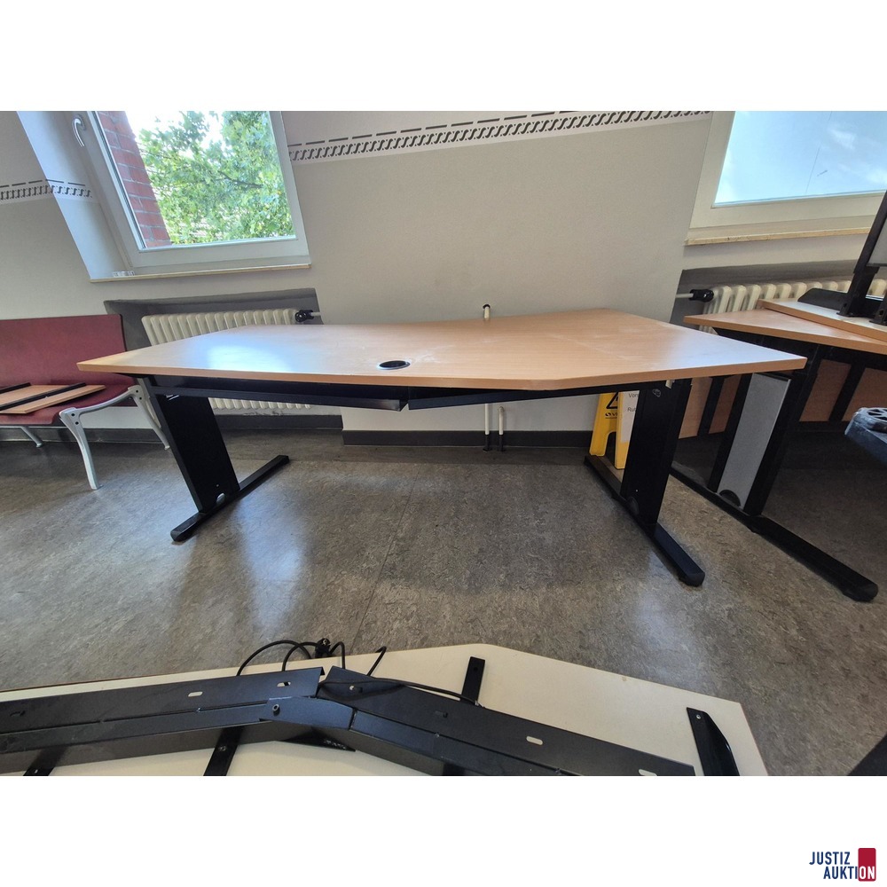 Schreibtisch