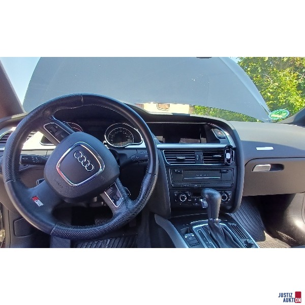 Cockpit 1