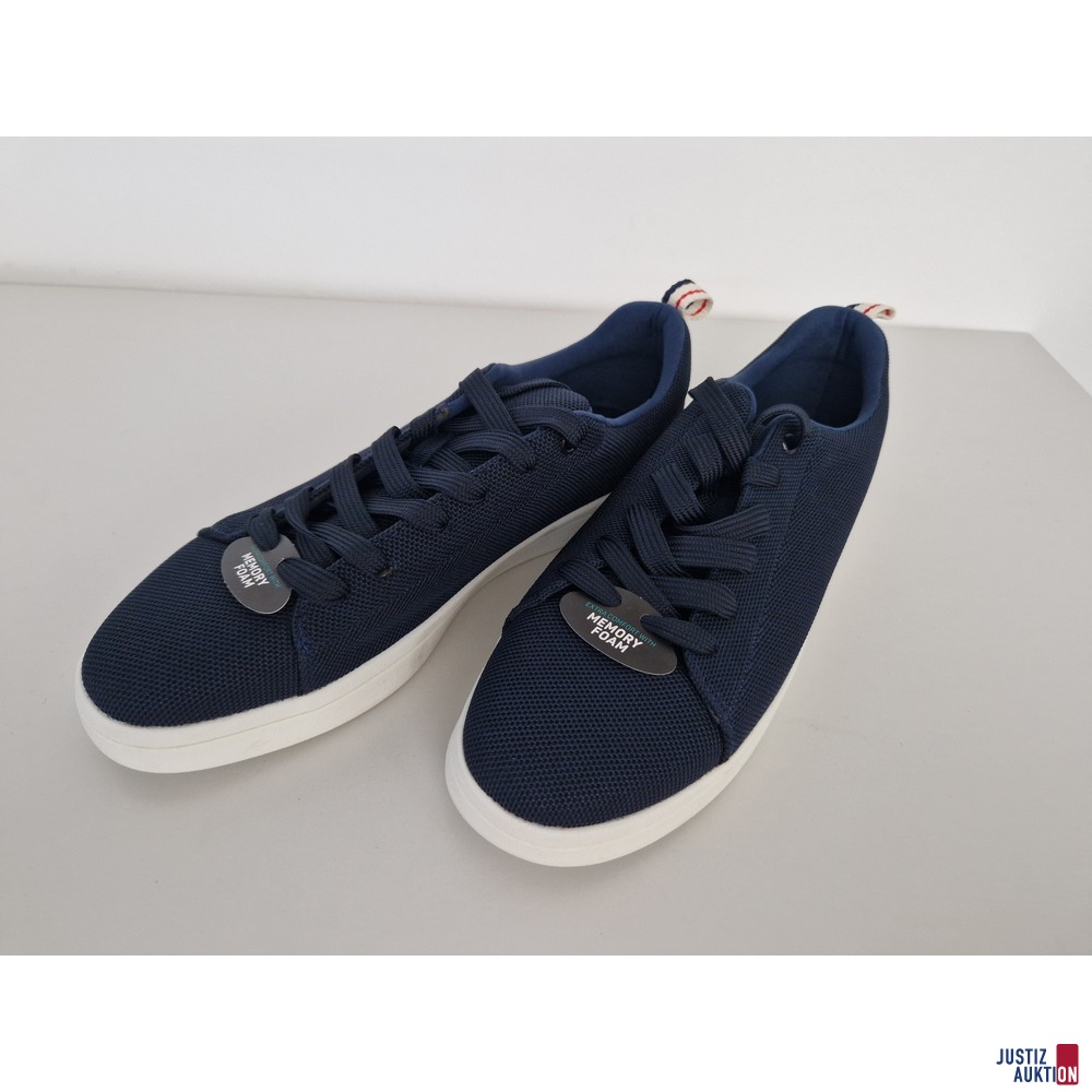 Sneaker