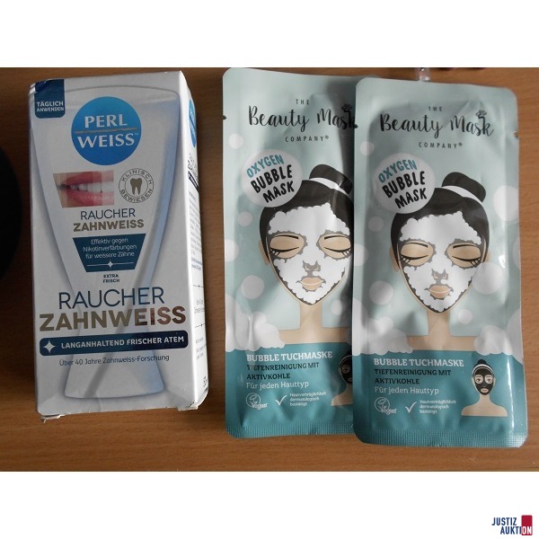 Zahnpasta und Gesichtsmaske