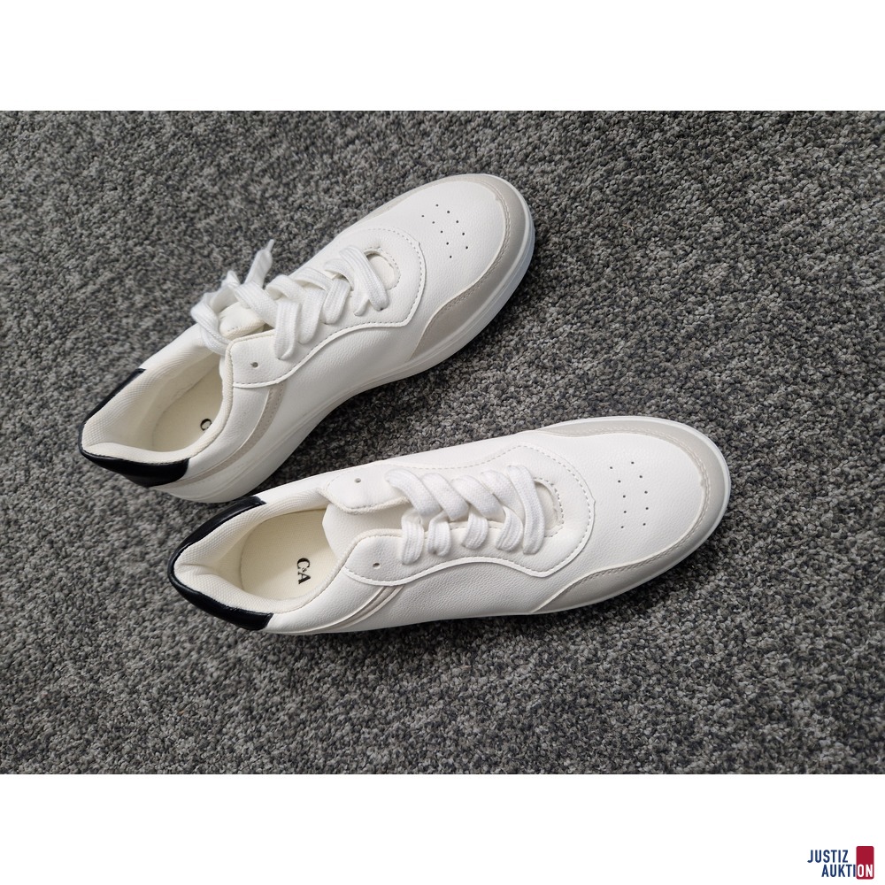 Sneaker