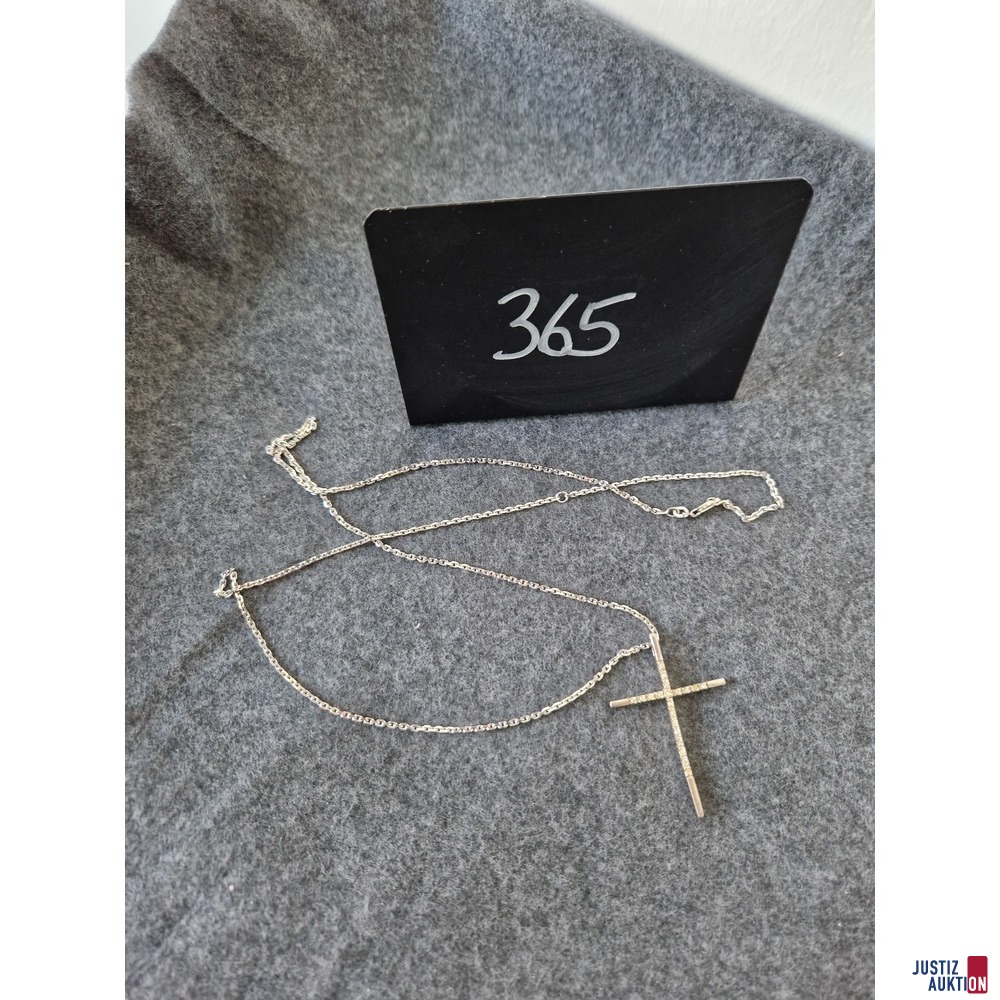 Kette mit Anhänger