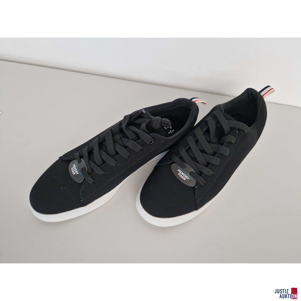 Sneaker