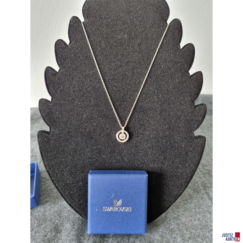 Kette mit Anhänger