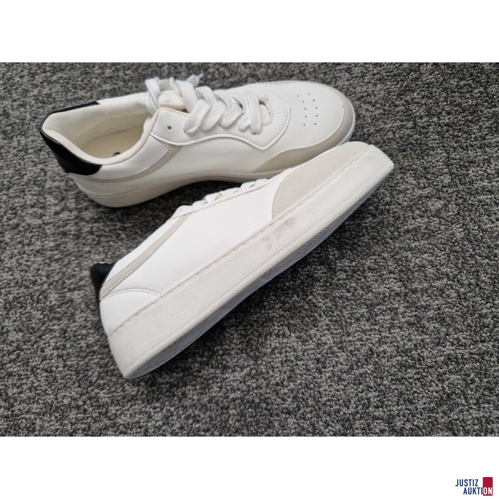 Sneaker