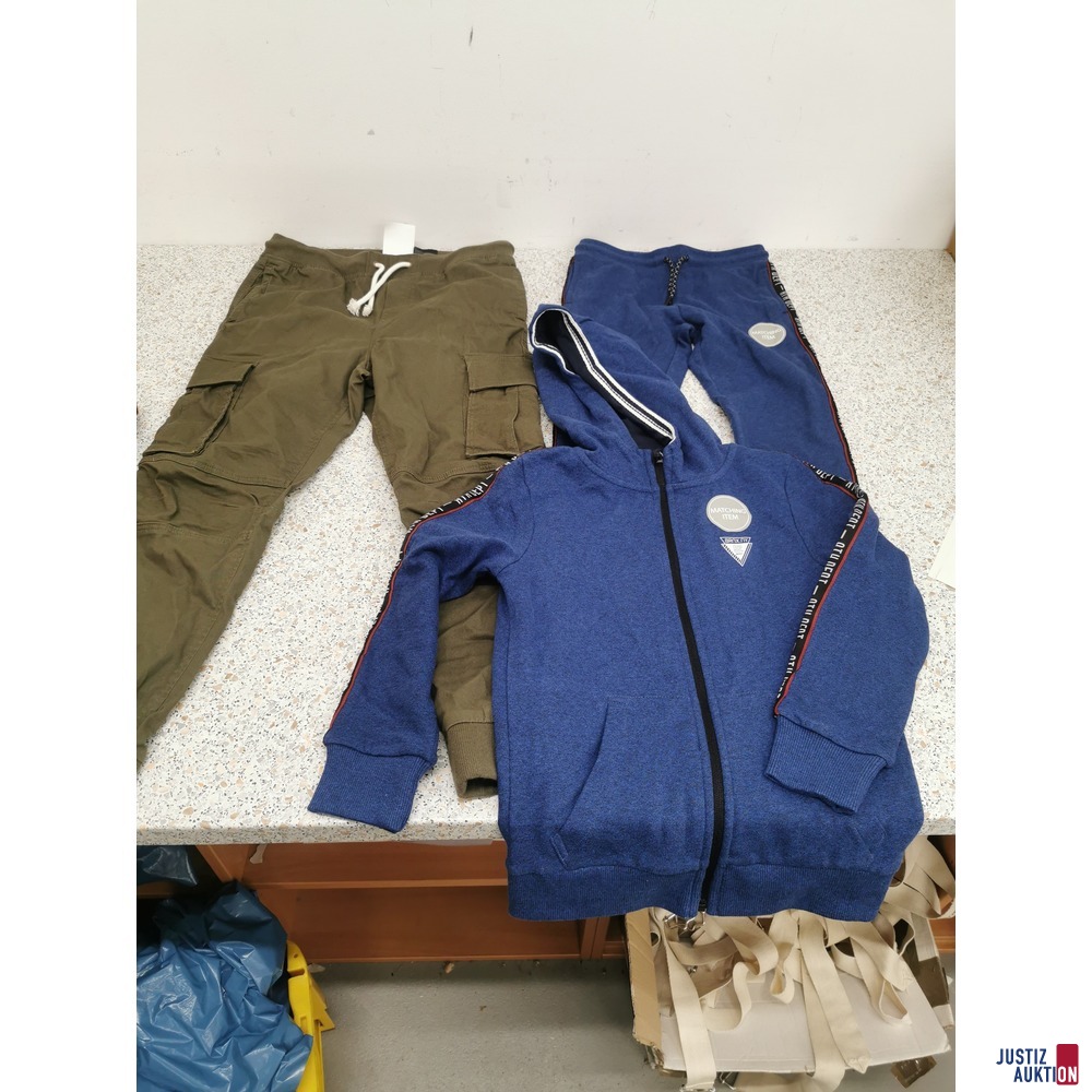 Cargohose und Jogginganzug