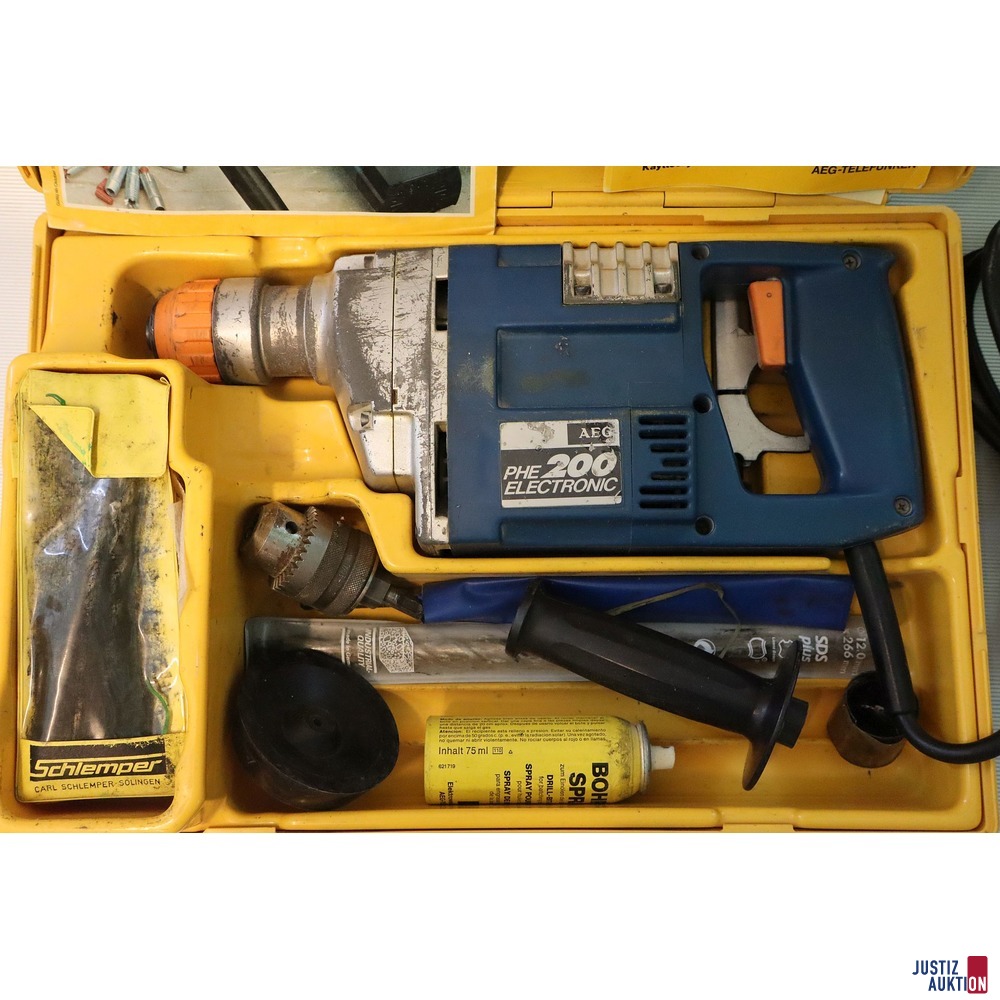 Nahansicht Bohrhammer im Koffer