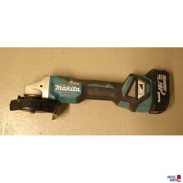 Makita DGA 511