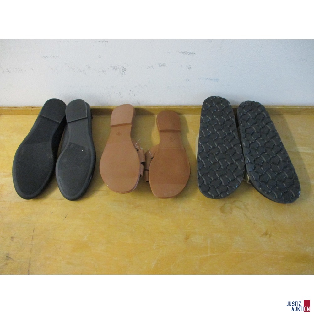 3 Paar Damenschuhe &lpar;Sohlenansicht&rpar;