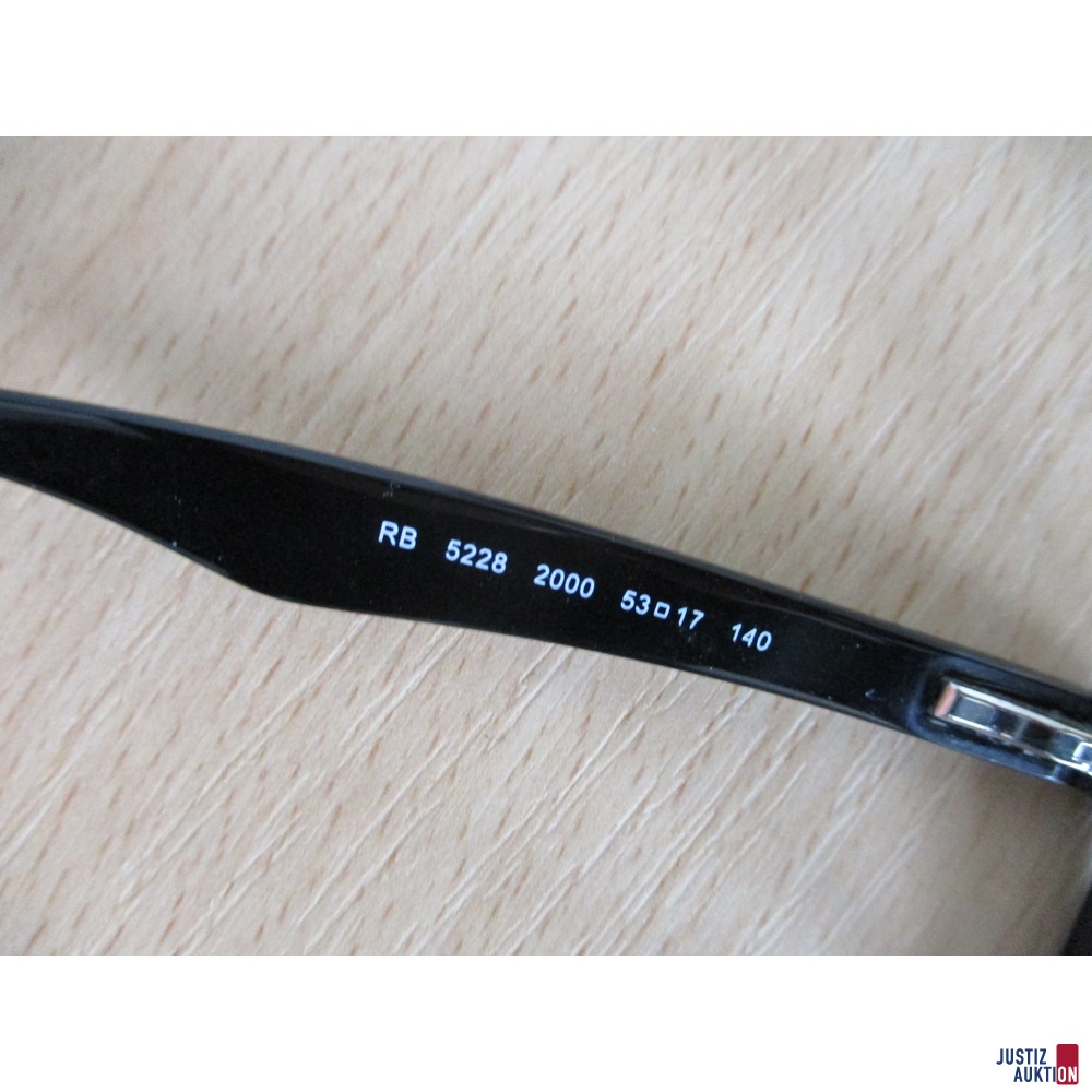 Detailansicht Ray Ban Rahmen innen