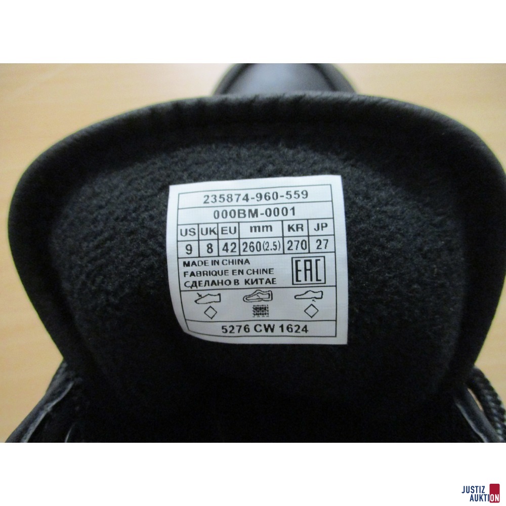 Schuhe Levis Größe 42 (Herstellerangaben)