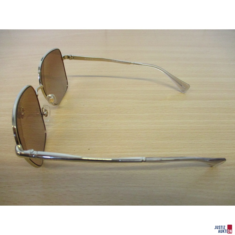 Sonnenbrille Ralph Lauren Ansicht von der Seite