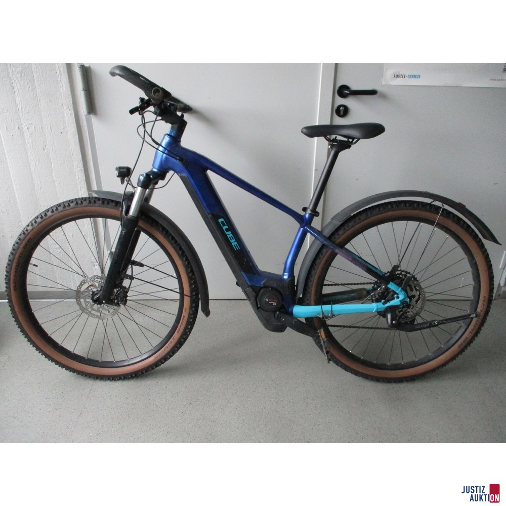 Cube E-Bike Seitenansicht 1