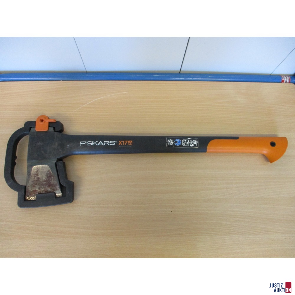 Axt FISKARS