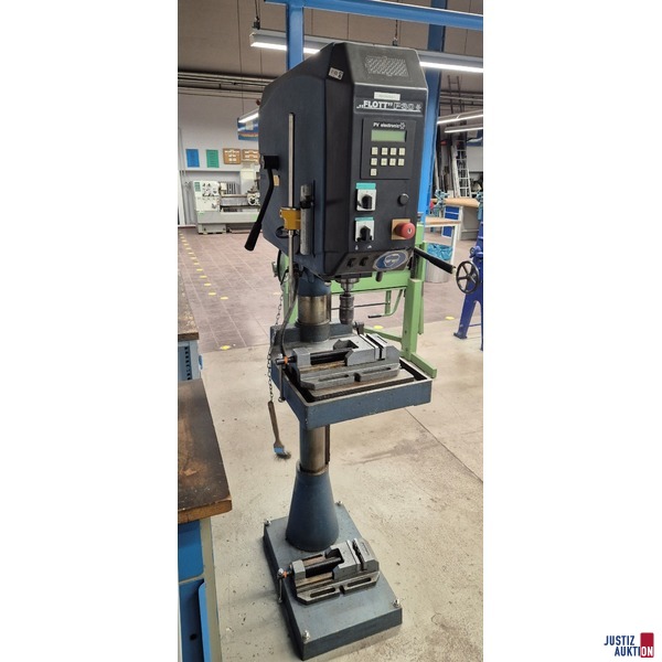 P30 Bohrmaschine vorne/seitlich