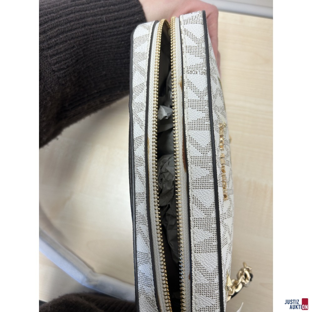 Verschmutzung Rei&szlig;verschluss