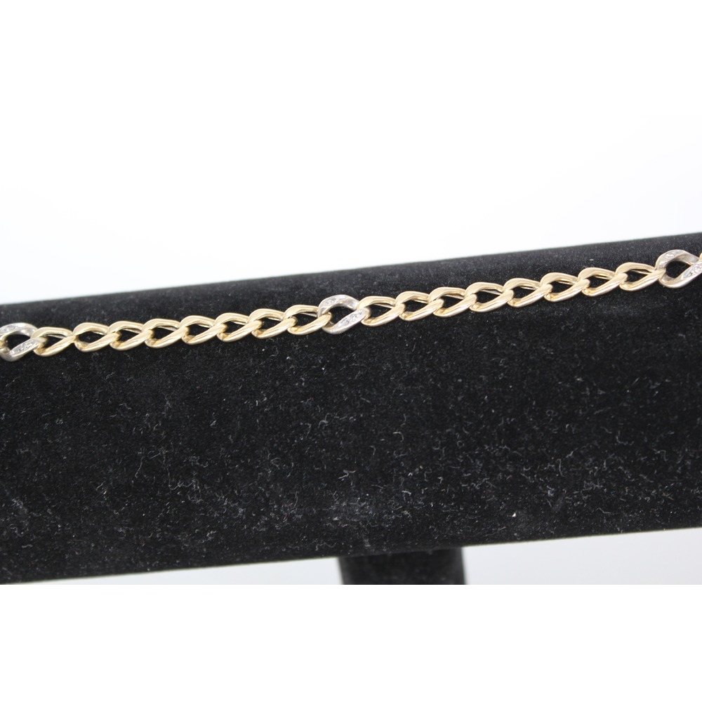Armband mit Steinen
