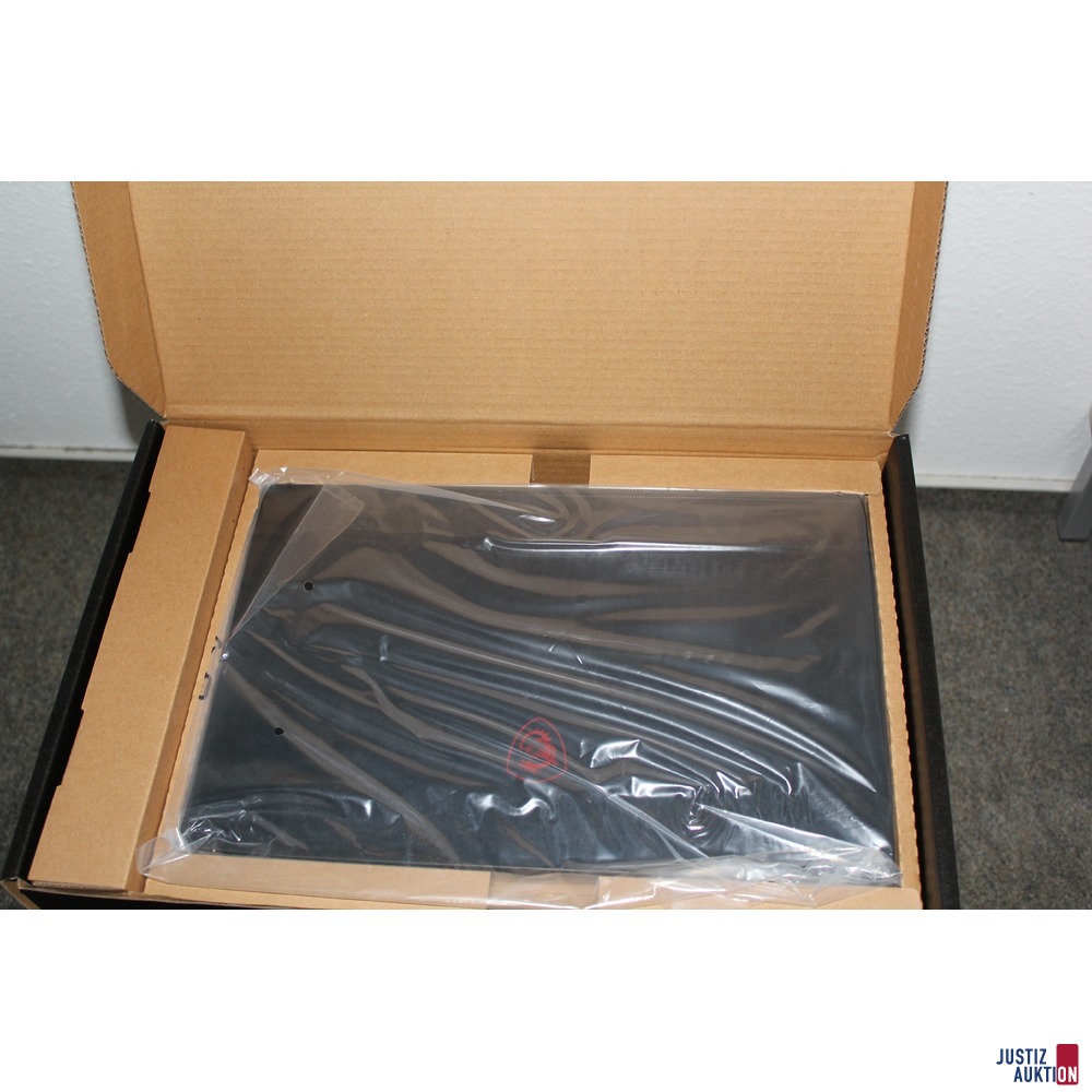 Laptop im Karton